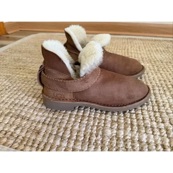 UGG Brown Ankle Boots with Cream Lining - Picture 3 of 7